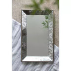 Miroir mural rectangulaire antique en argent 24 x 15 avec accents floraux, miroir suspendu, argent