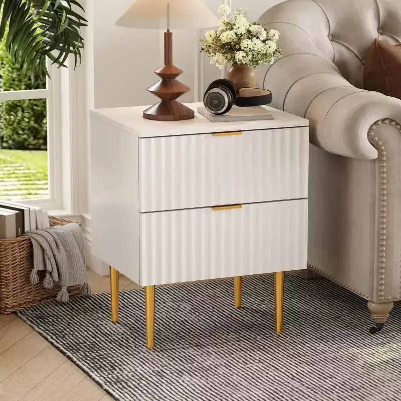 Table de chevet moderne avec 2 tiroirs, table de nuit cannelée dorée et bois, table de chevet pour chambre d'appartement