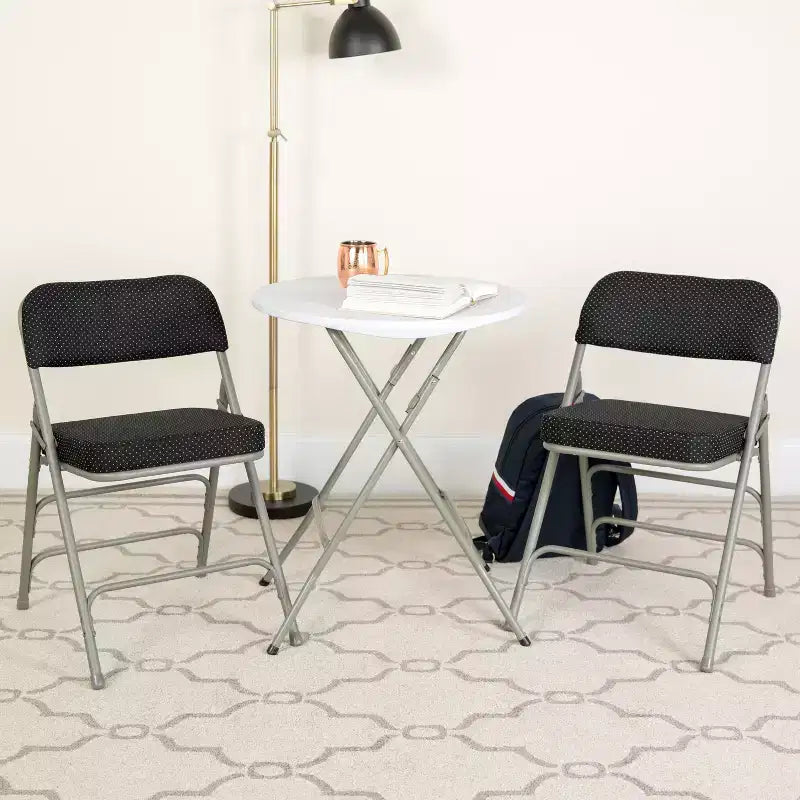 Lot de 2 chaises pliantes en métal courbées à triple renfort et articulées, recouvertes de tissu de qualité supérieure